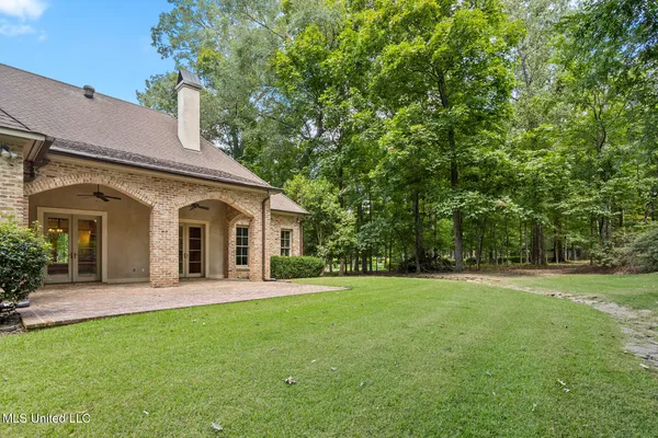 $655,000 | 131 Oakhurst Trail, Ridgeland, MS 39157