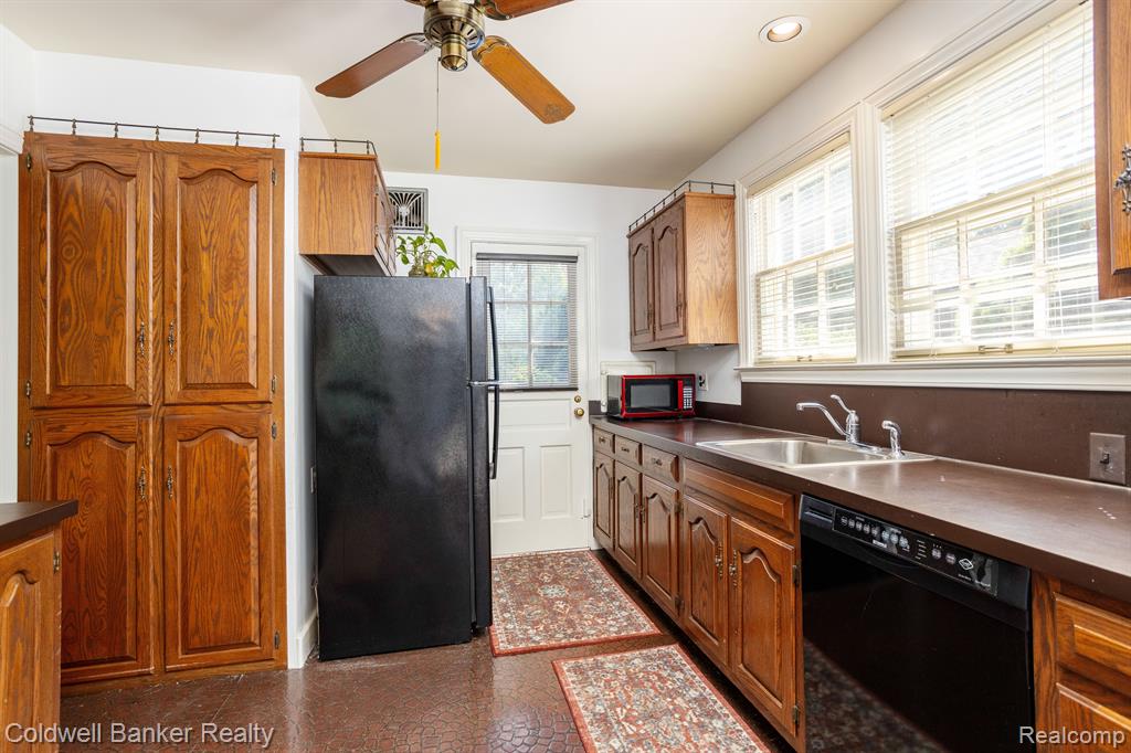 868 Whittier Road Grosse Pointe Park, MI 48230 - Photo 22 of 48