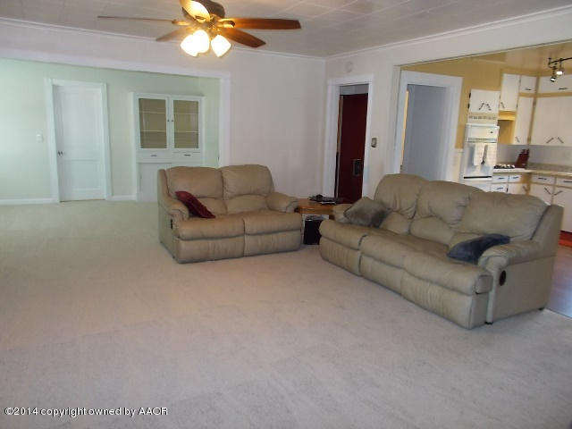 501 2nd Street Groom, TX 79039 - Photo 11 of 19 a living room with furniture and a large window