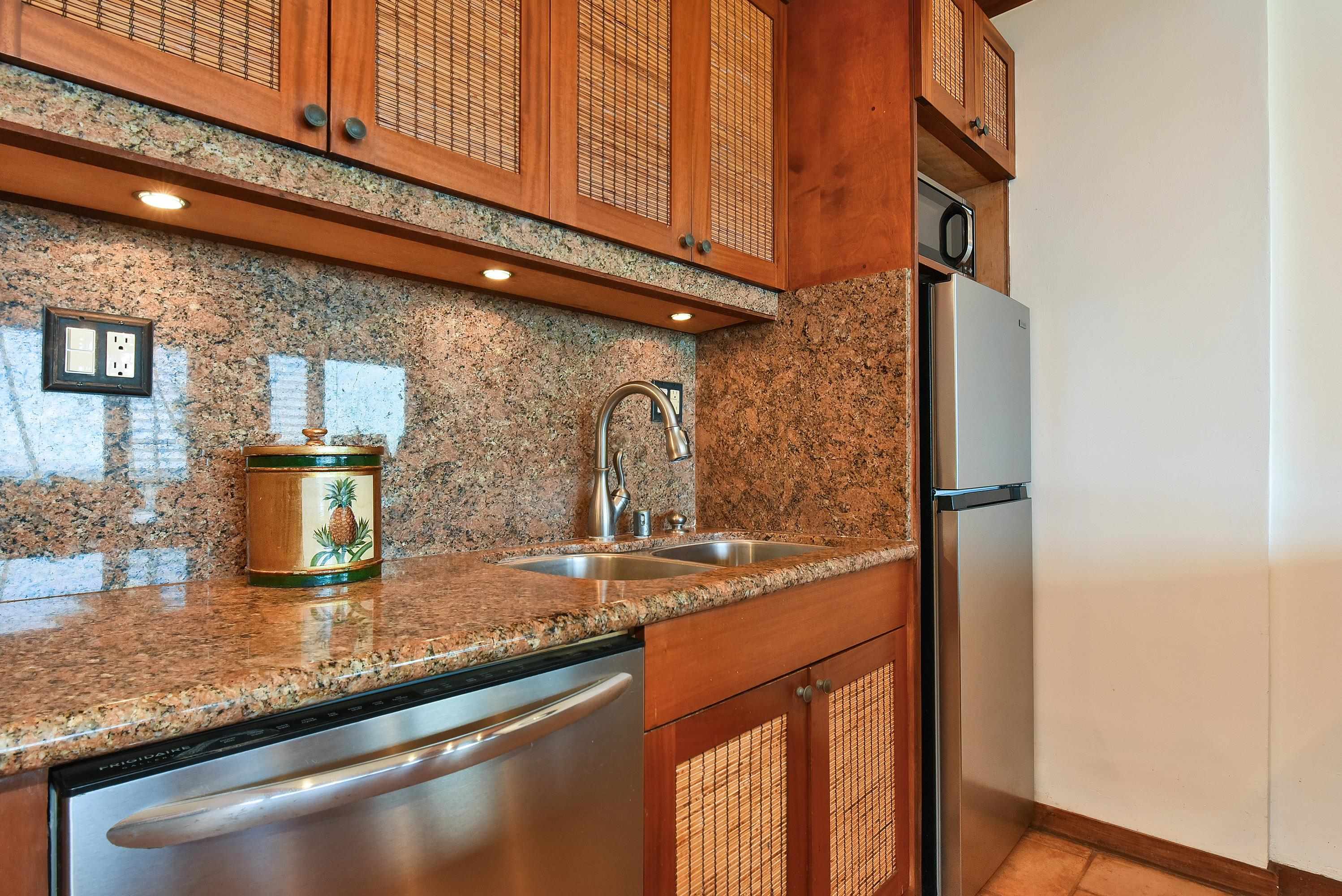 3975 Lower Honoapiilani Road, Unit 204 Lahaina, HI 96761 - Photo 16 of 50 Gallery Image 16