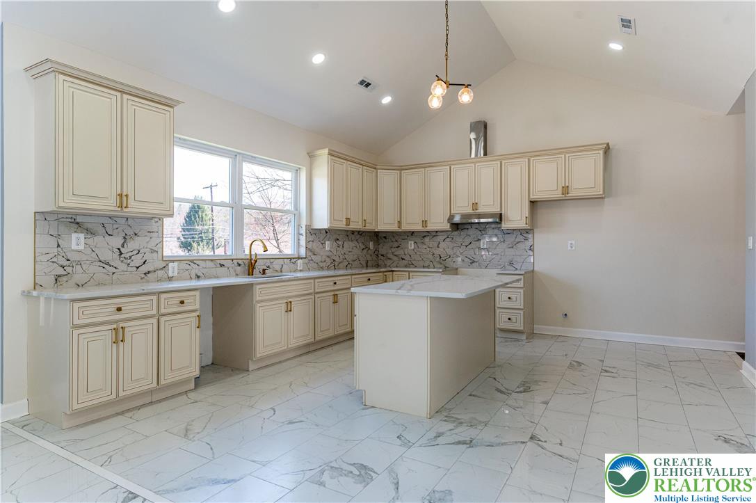 601 Fireline Road Bowmanstown, PA 18071 - Photo 5 of 32