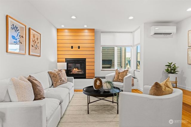 $850,000 | 2314 Thorndyke Avenue West, Unit D, Seattle, WA 98199