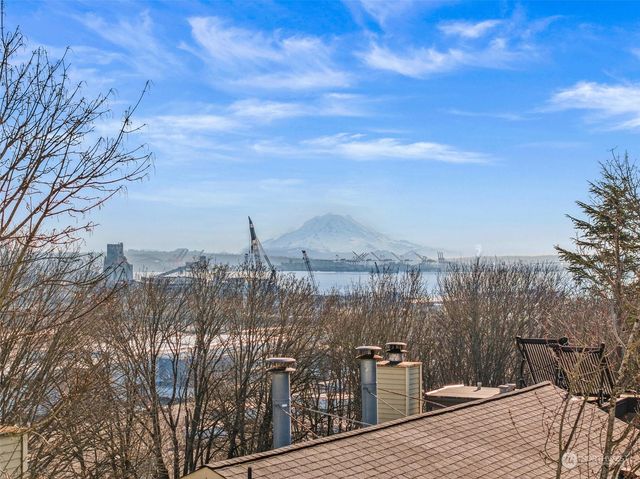 $850,000 | 2314 Thorndyke Avenue West, Unit D, Seattle, WA 98199