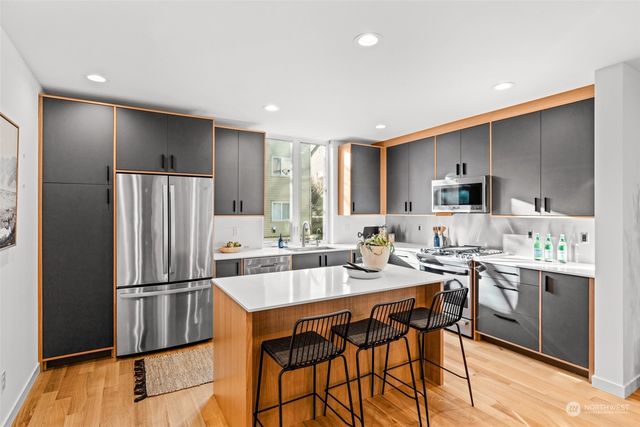 $850,000 | 2314 Thorndyke Avenue West, Unit D, Seattle, WA 98199
