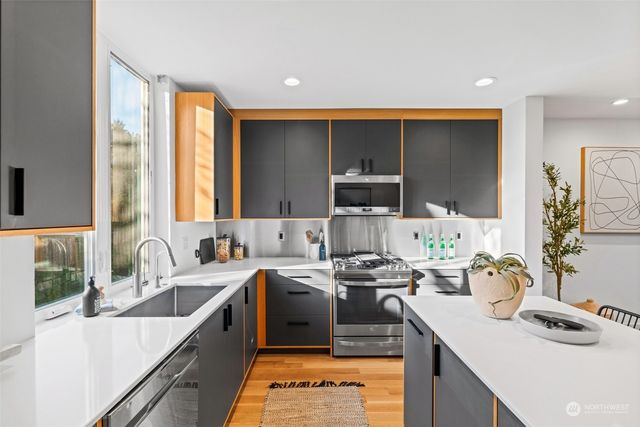 $850,000 | 2314 Thorndyke Avenue West, Unit D, Seattle, WA 98199