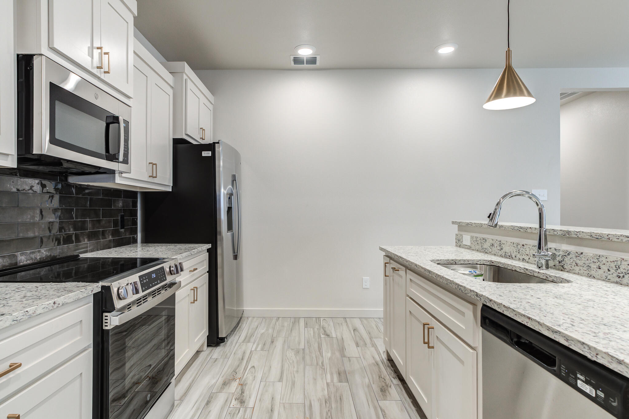 7038 41st Street Lubbock, TX 79407 - Photo 21 of 25 DSC03410_1_2_3_4