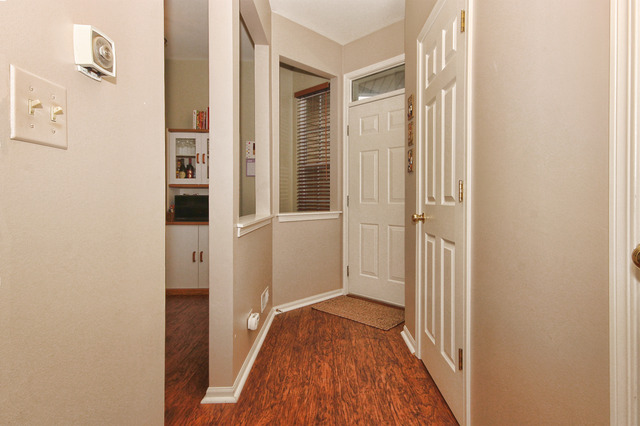 5618 Elizabeth Place Rolling Meadows, IL 60008 - Photo 3 of 22