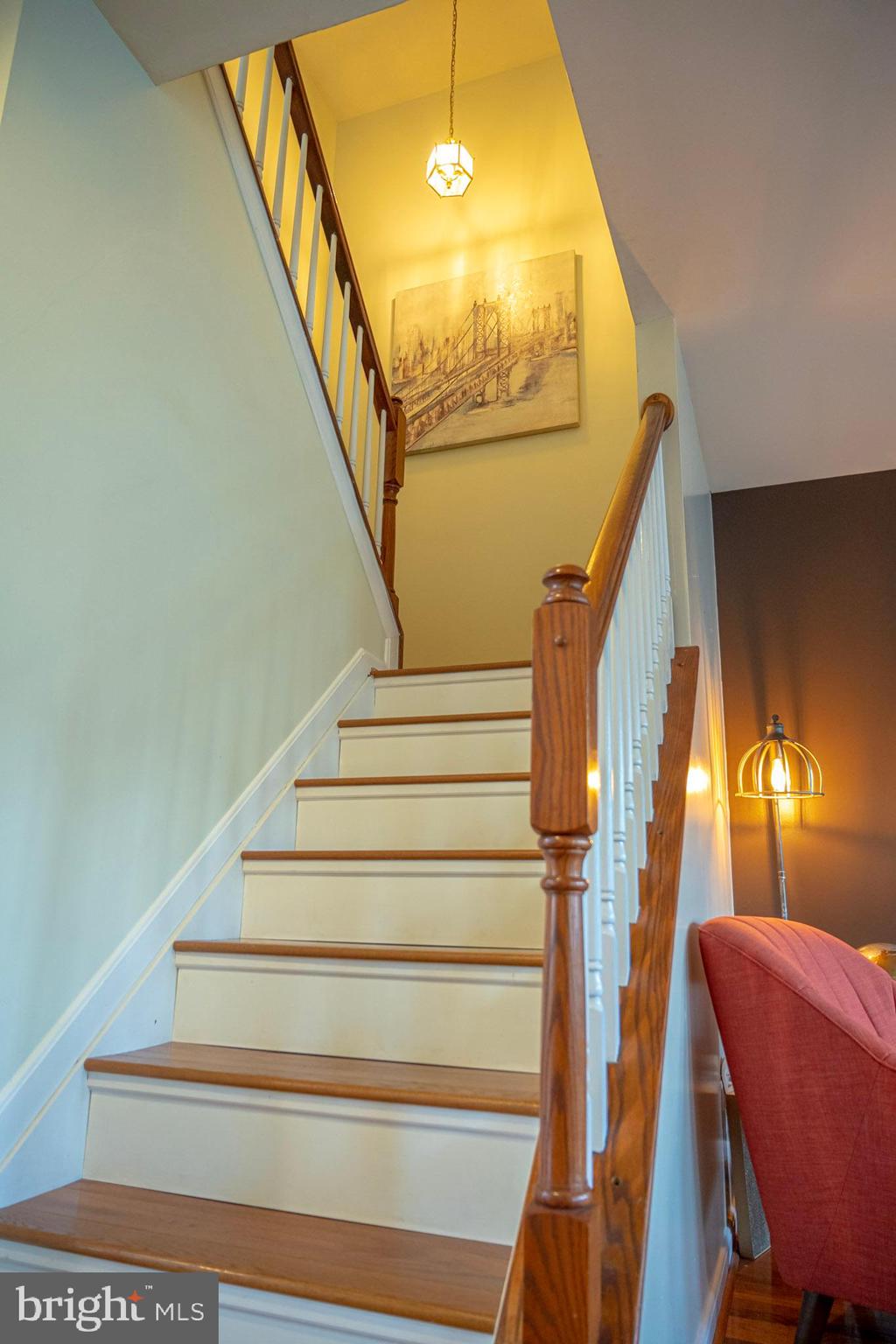 1214 Waterview Way Baltimore, MD 21221 - Photo 19 of 43 Upper level staircase area