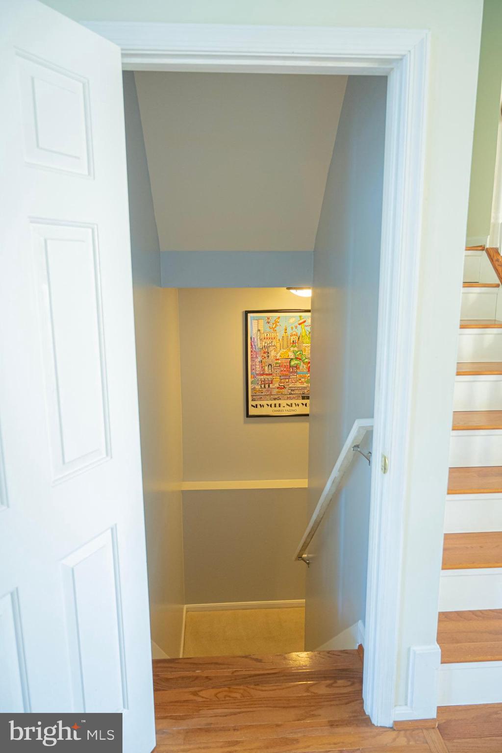 1214 Waterview Way Baltimore, MD 21221 - Photo 30 of 43 Lower & upper level staircase areas