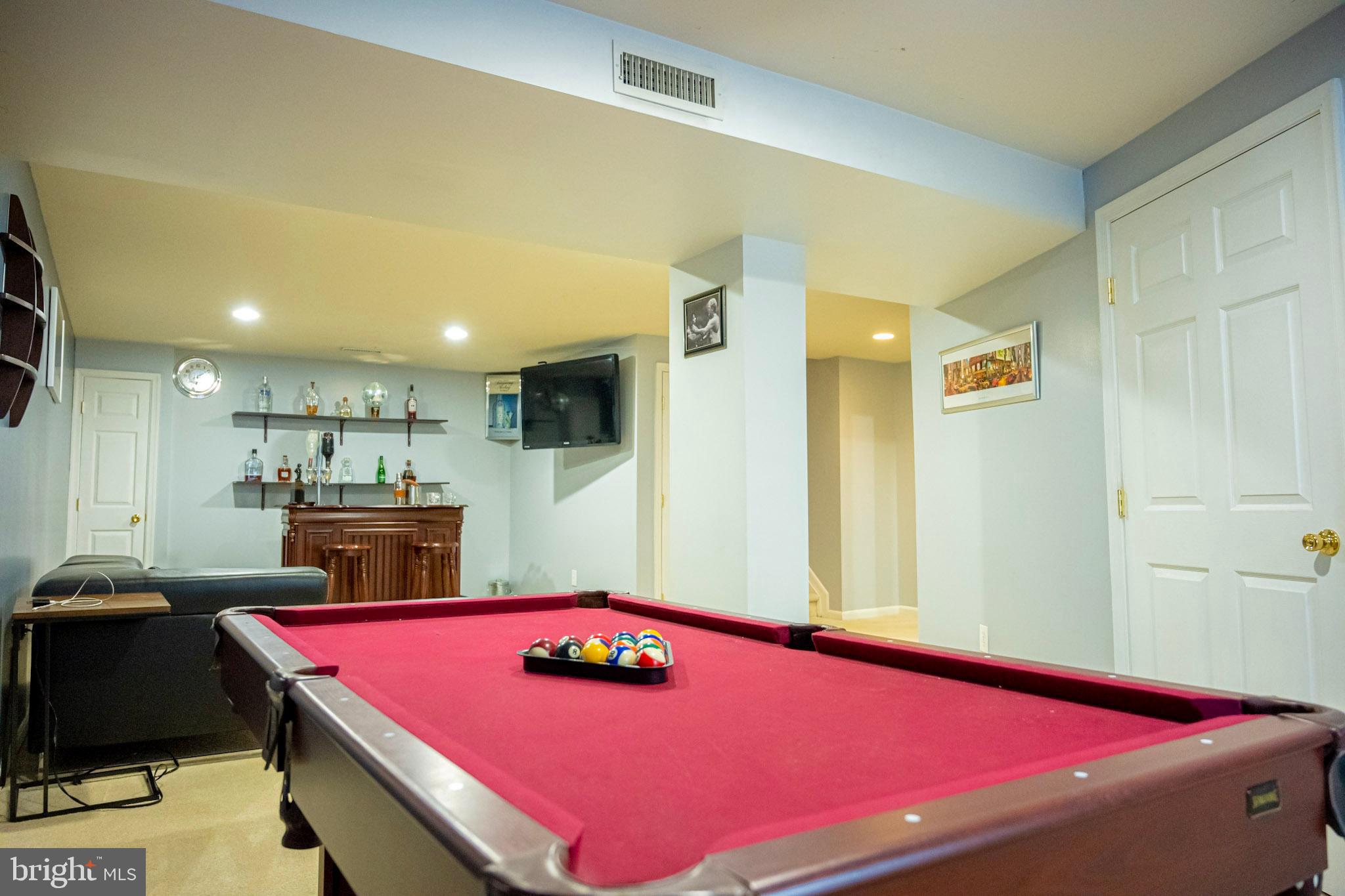 1214 Waterview Way Baltimore, MD 21221 - Photo 35 of 43 Game room area