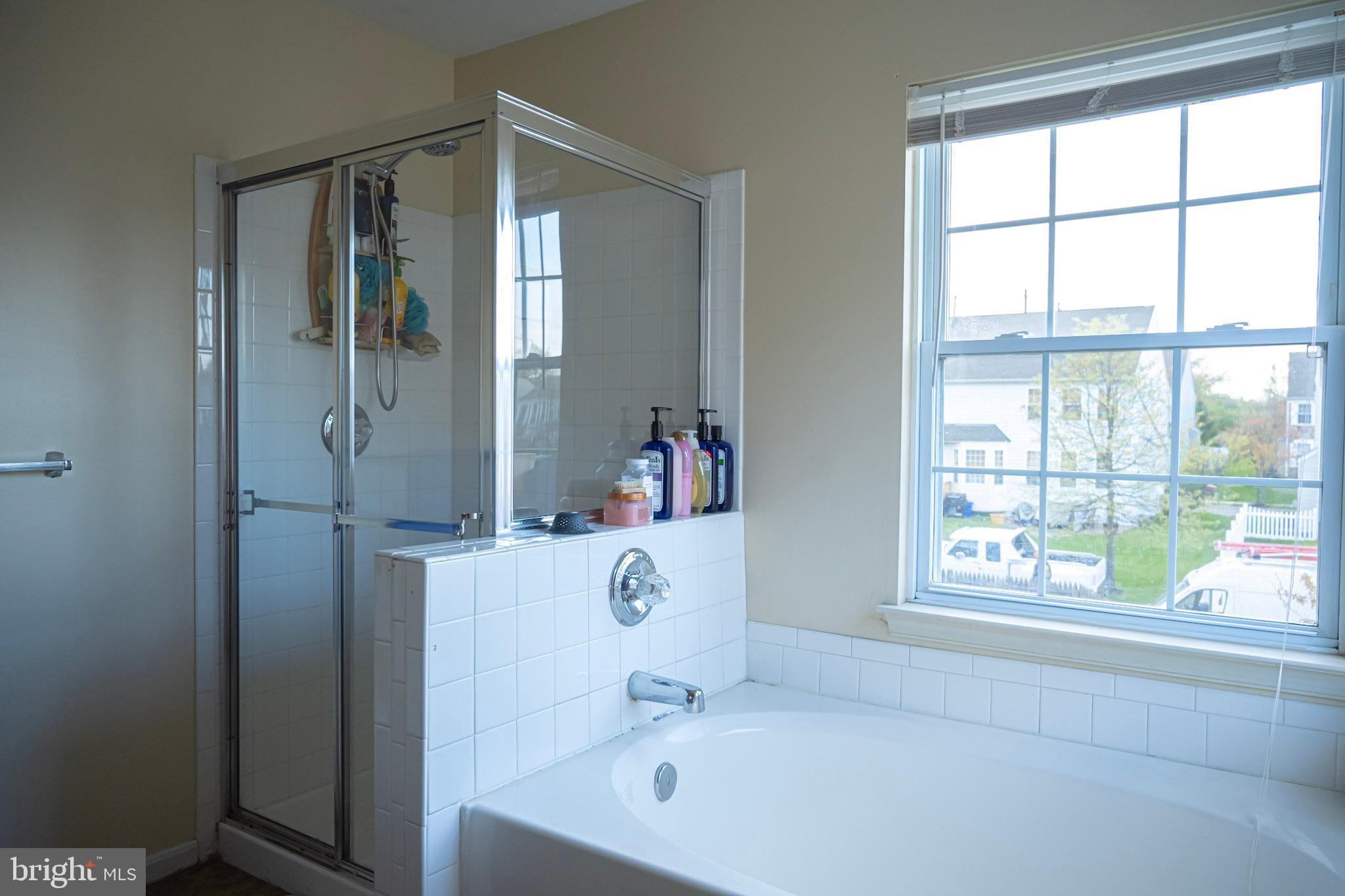 1214 Waterview Way Baltimore, MD 21221 - Photo 38 of 43 Master bathroom