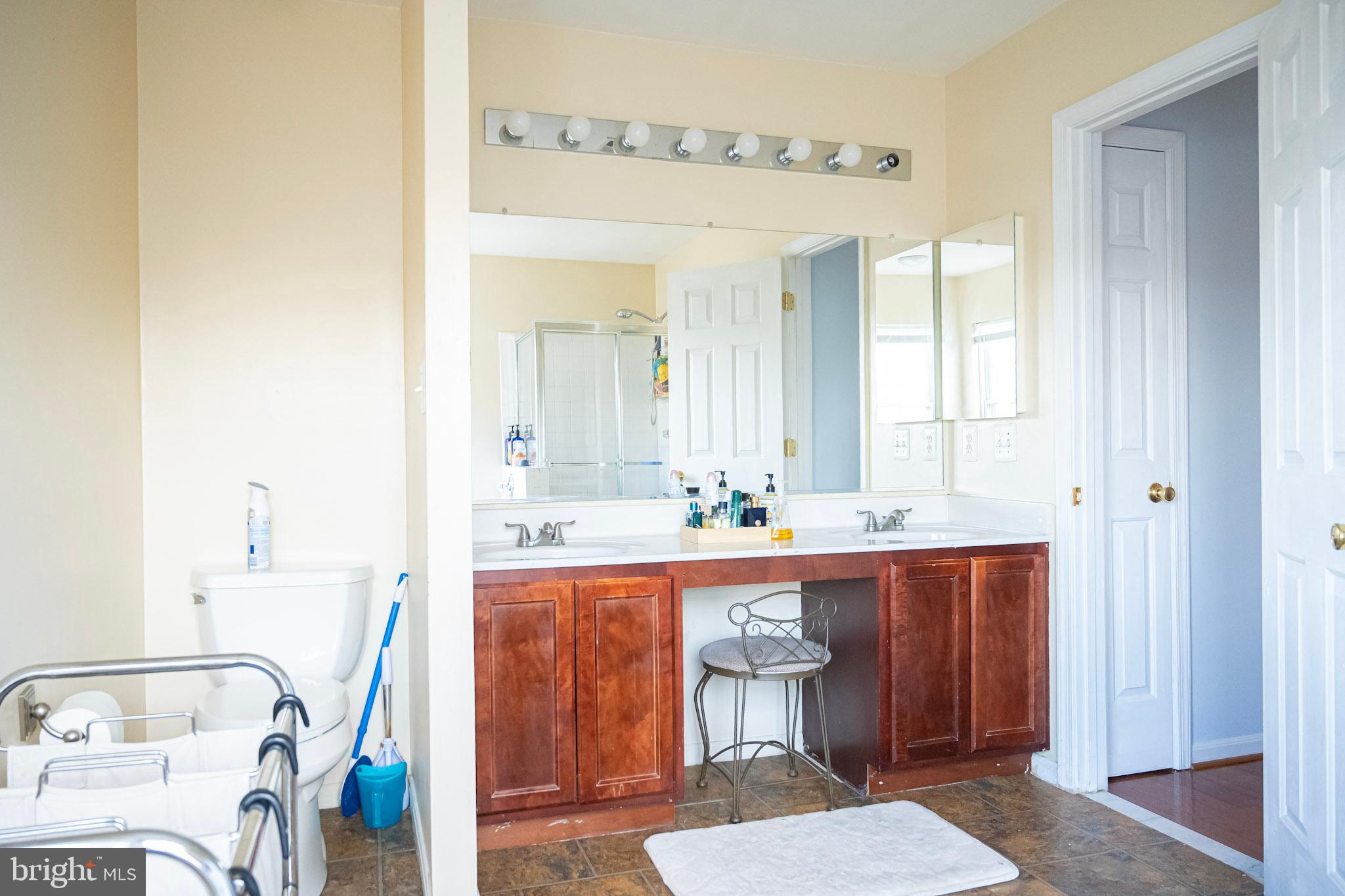 1214 Waterview Way Baltimore, MD 21221 - Photo 39 of 43 Master bathroom beauty area