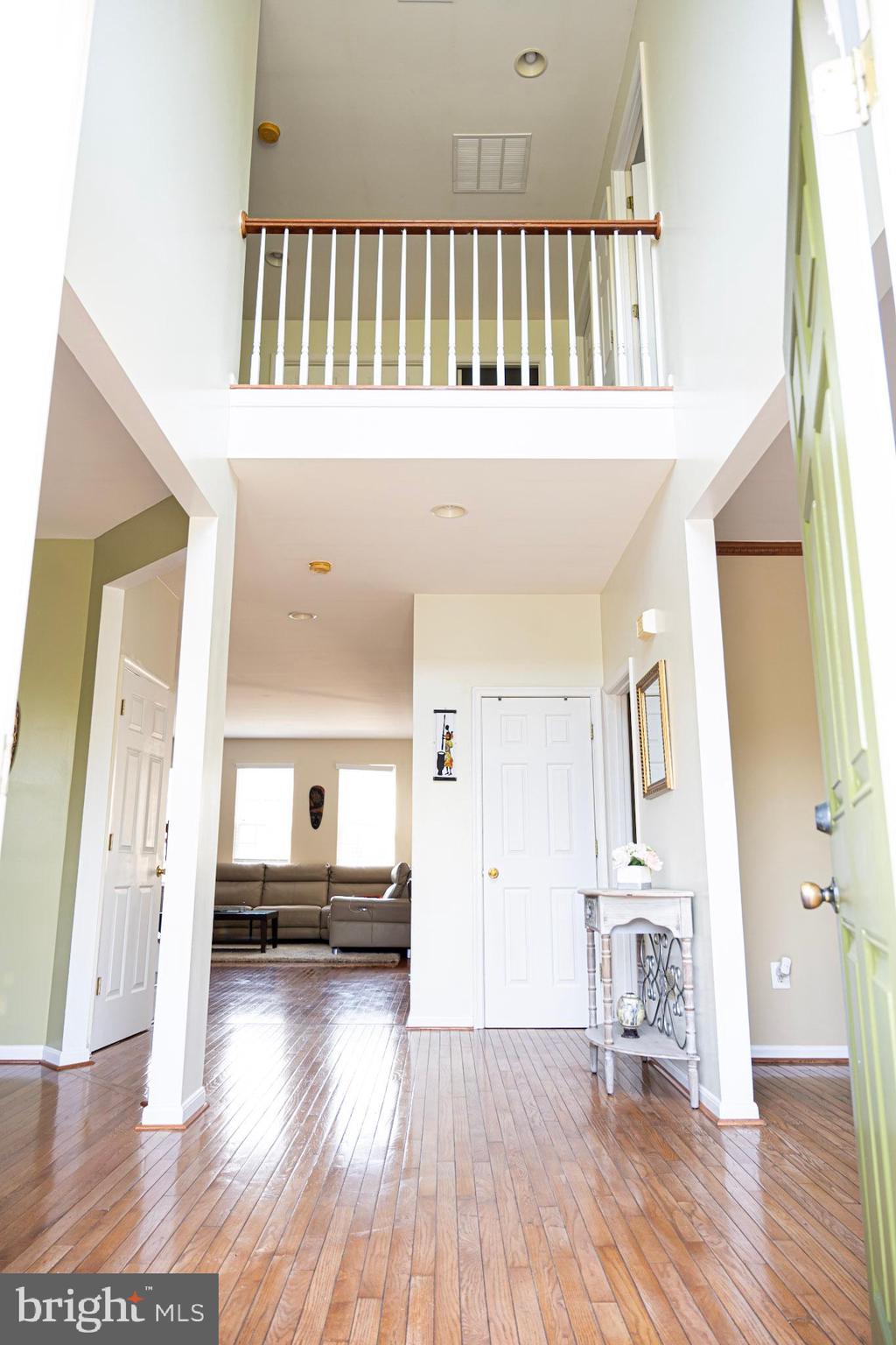 1214 Waterview Way Baltimore, MD 21221 - Photo 5 of 43 Main foyer