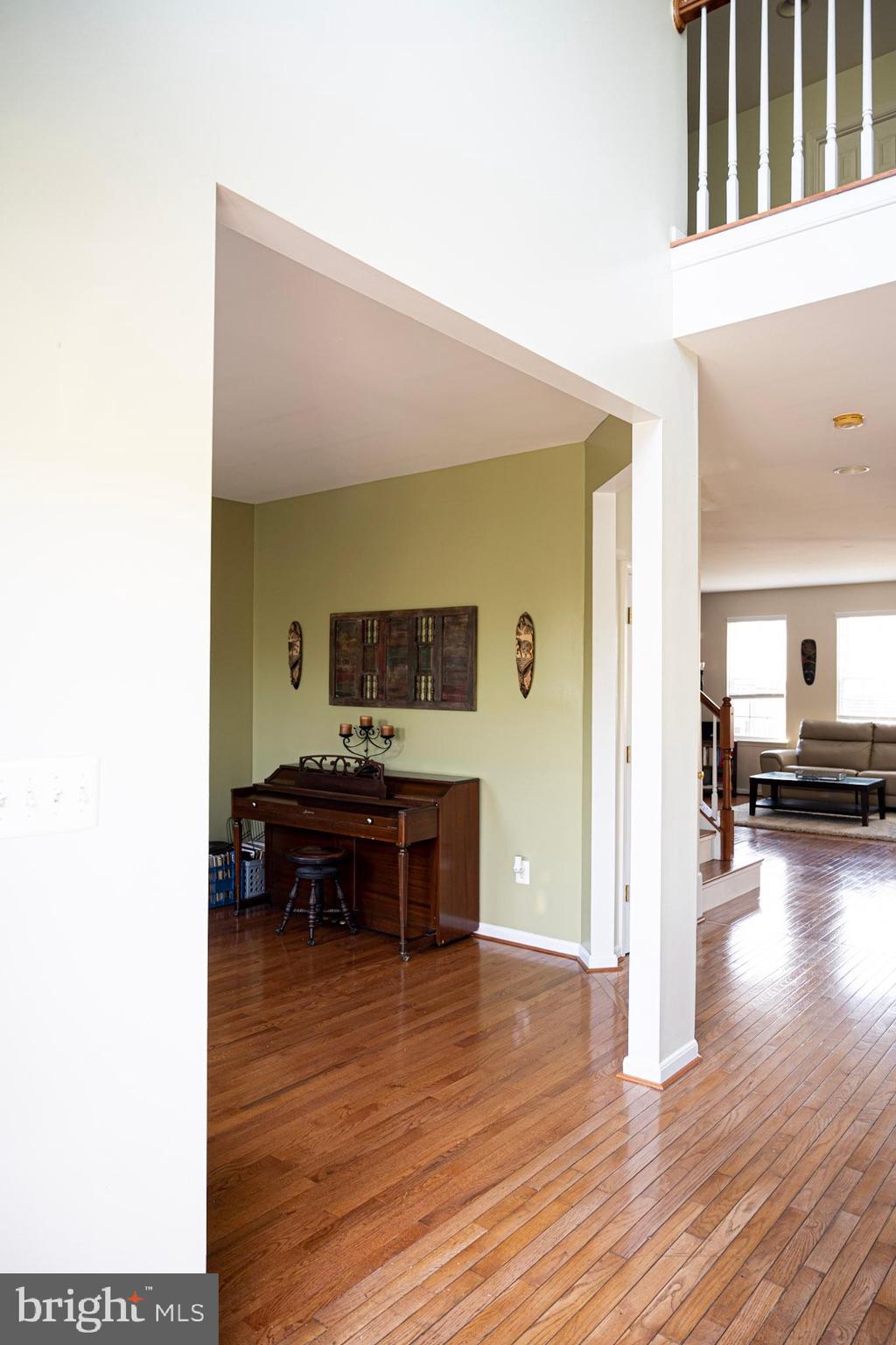1214 Waterview Way Baltimore, MD 21221 - Photo 6 of 43 Main foyer area