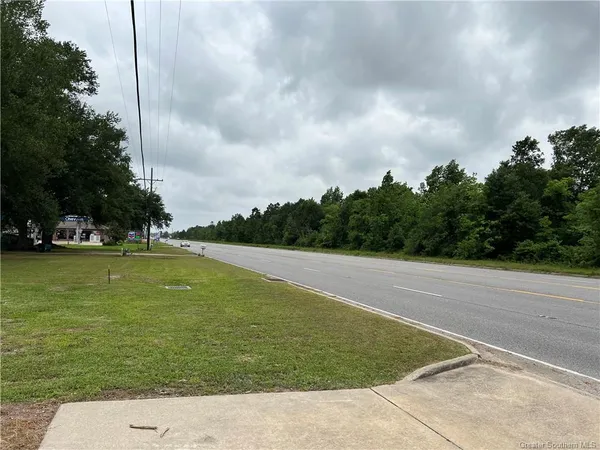 $199,500 | 5821 Nelson Road, Lake Charles, LA 70605