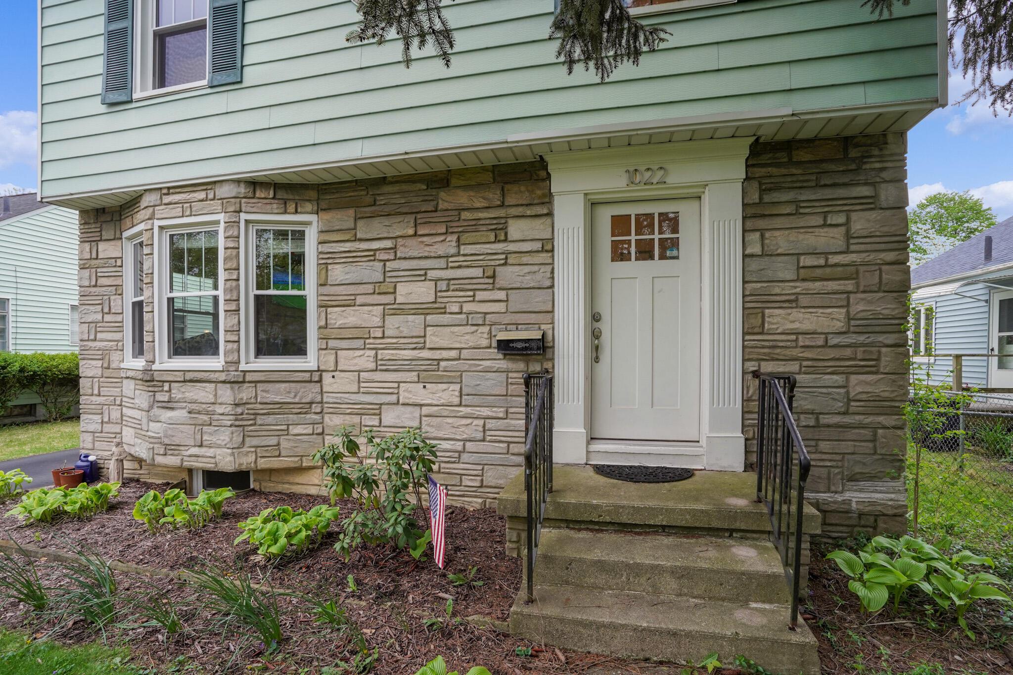 1022 Vernon Road Bexley, OH 43209 - Photo 3 of 30 DSC03416