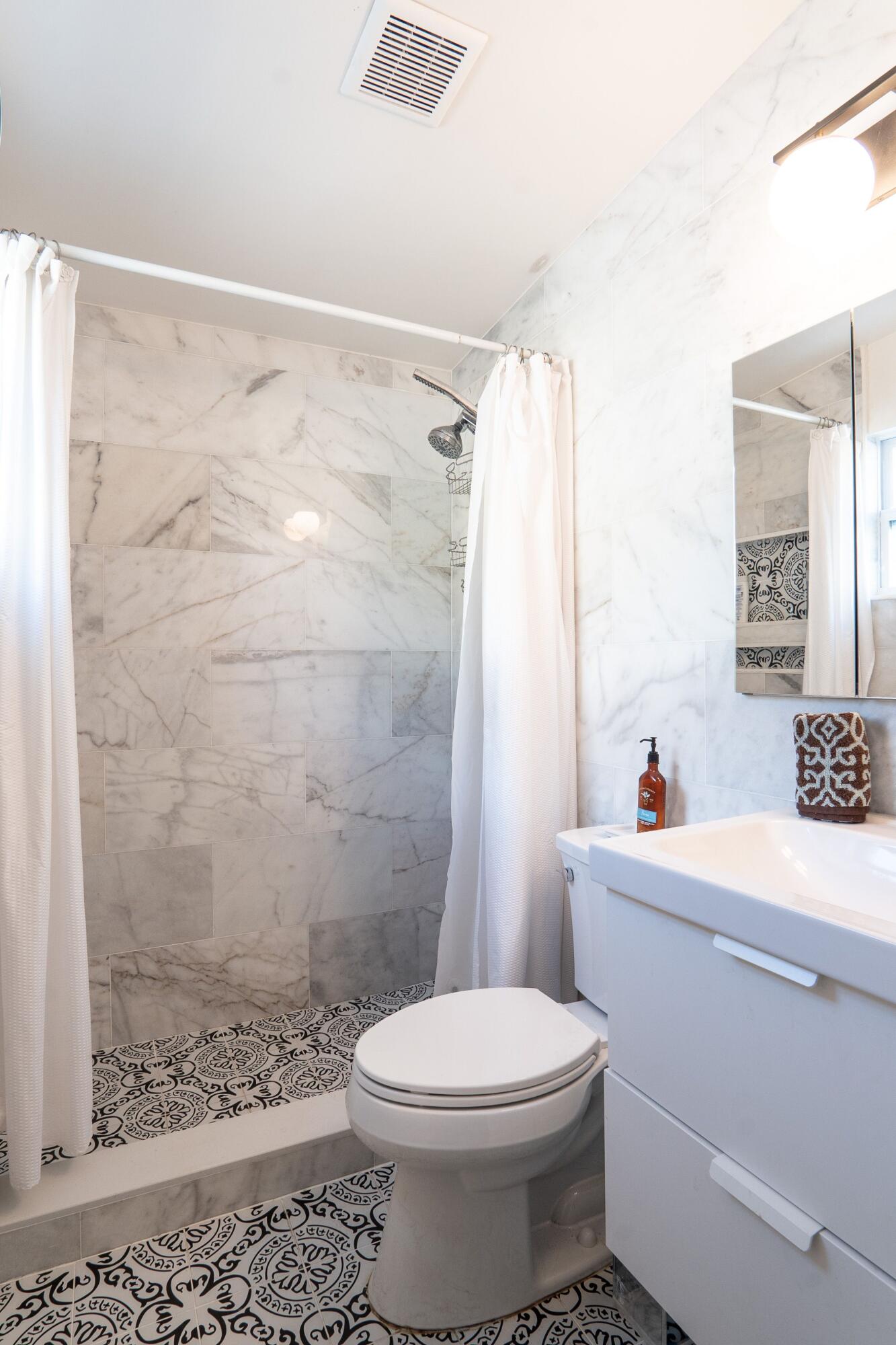 507 Minnesota Street Lantana, FL 33462 - Photo 19 of 28 guest bathroom