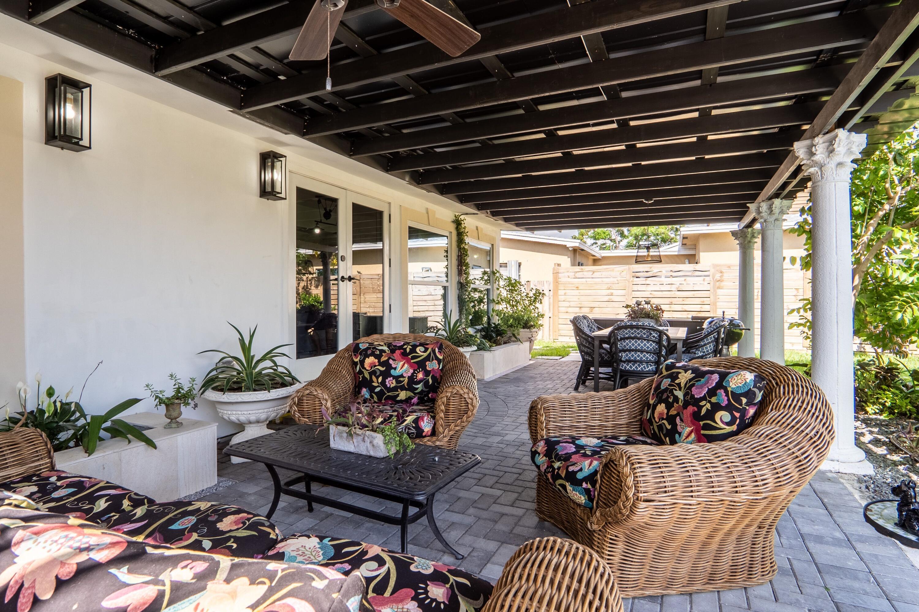 507 Minnesota Street Lantana, FL 33462 - Photo 23 of 28 sitting area