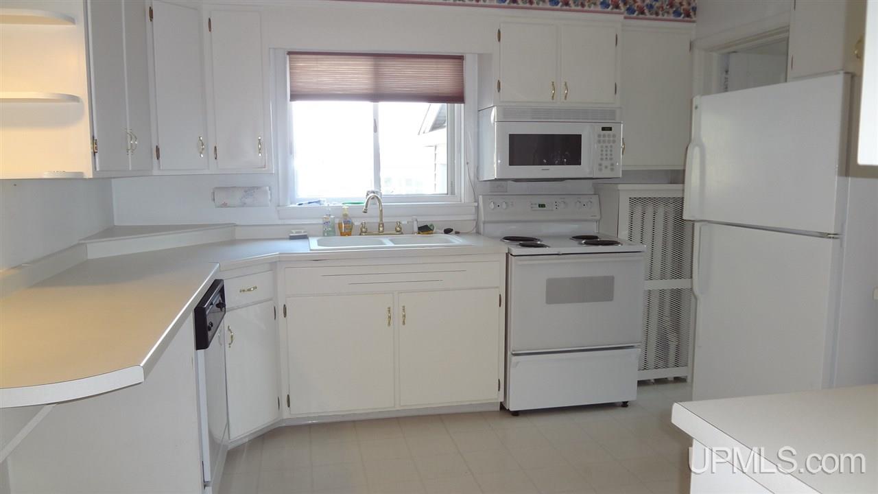 214 East Ridge Street Marquette, MI 49855 - Photo 15 of 34 Gallery Image 15