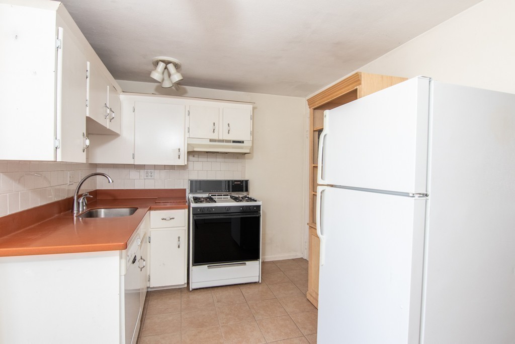 88 Durham Road, Unit 88 Dedham, MA 02026 - Photo 7 of 20