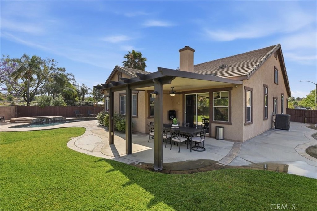 8509 Cabin Place Riverside, CA 92508 - Photo 4 of 67 Summer outdoor dining makes life more like vacation.