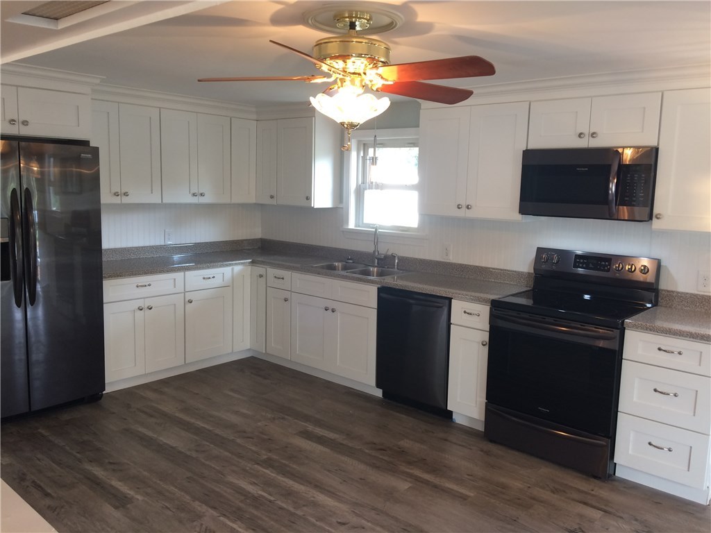 109 Curran Road Cumberland, RI 02864 - Photo 9 of 25 Gallery Image 9