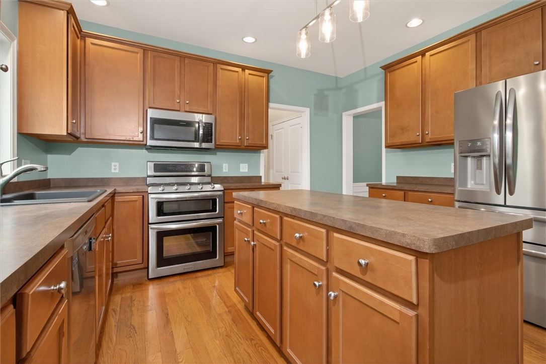 1762 Schlegel Road Webster, NY 14580 - Photo 12 of 47