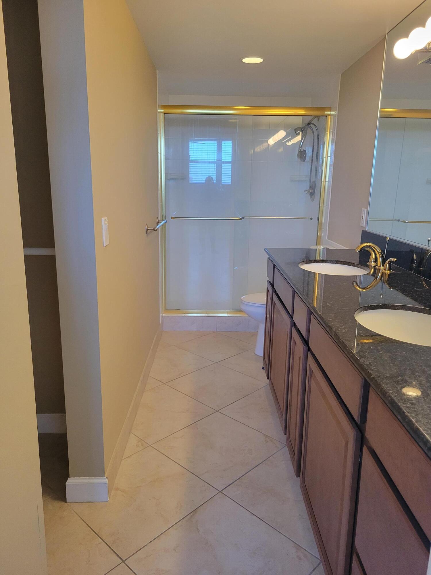 336 Golfview Road, Unit 1105 North Palm Beach, FL 33408 - Photo 12 of 23 Master bath