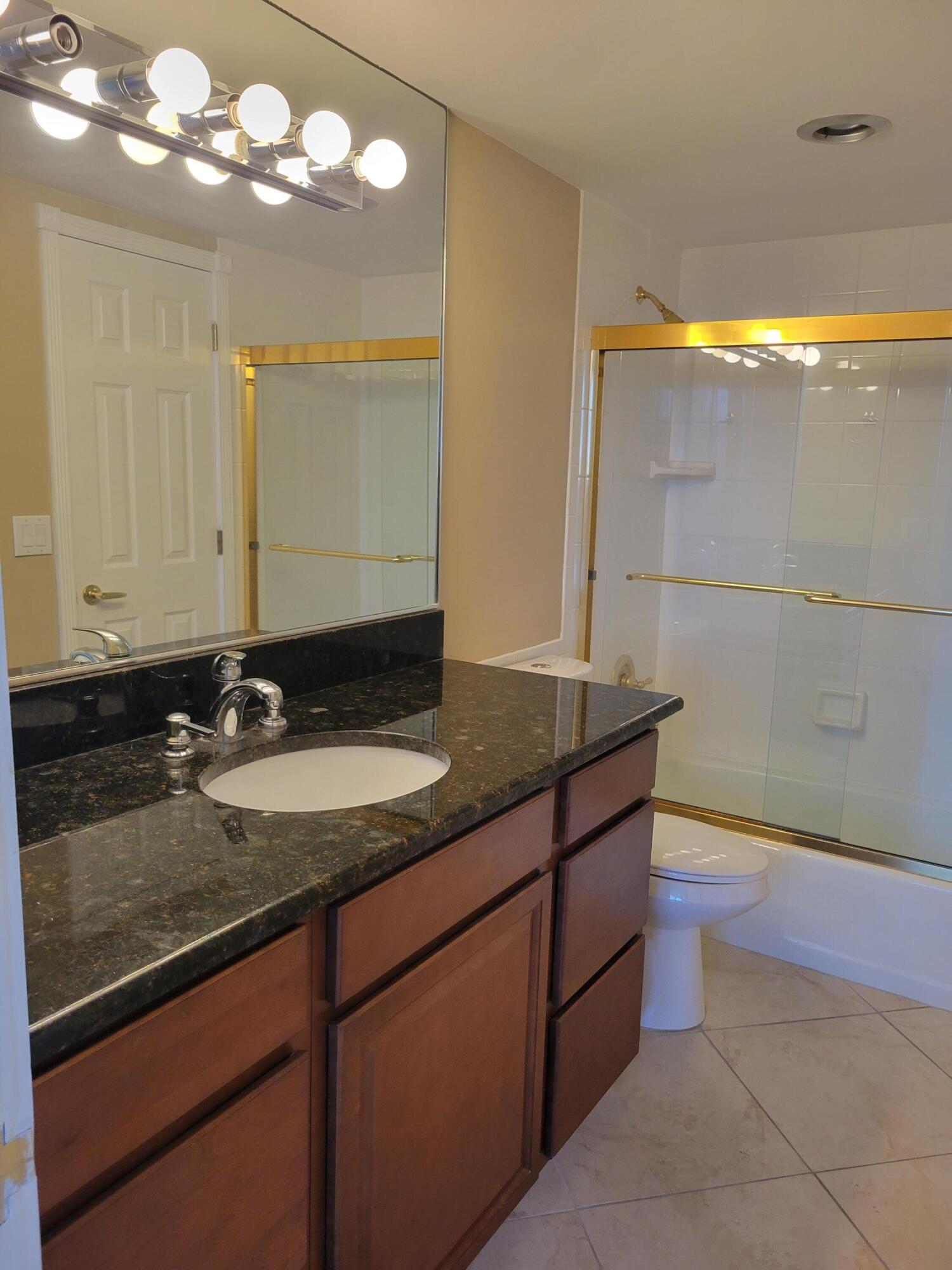 336 Golfview Road, Unit 1105 North Palm Beach, FL 33408 - Photo 14 of 23 Guest bathroom