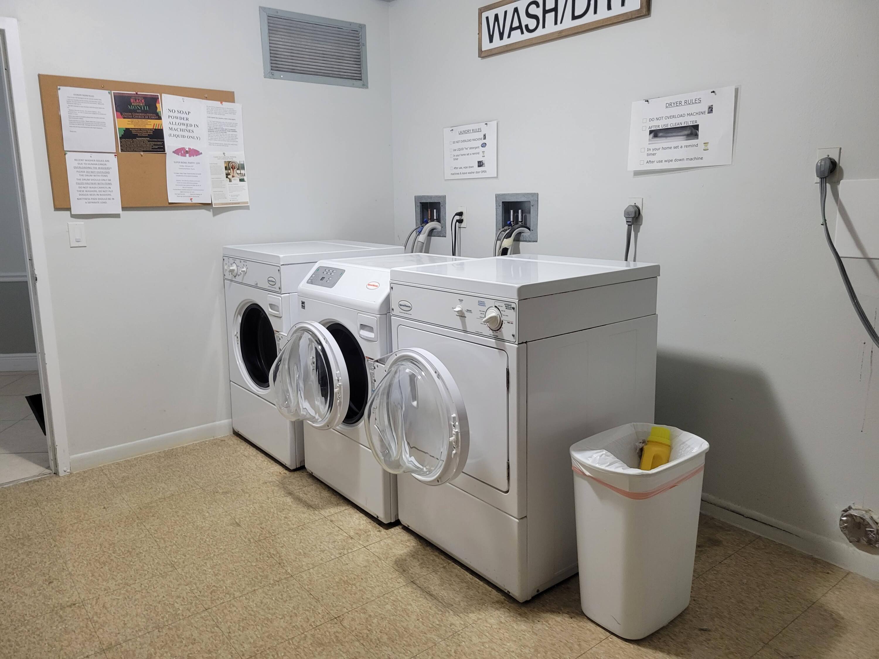 336 Golfview Road, Unit 1105 North Palm Beach, FL 33408 - Photo 15 of 23 Laundry room
