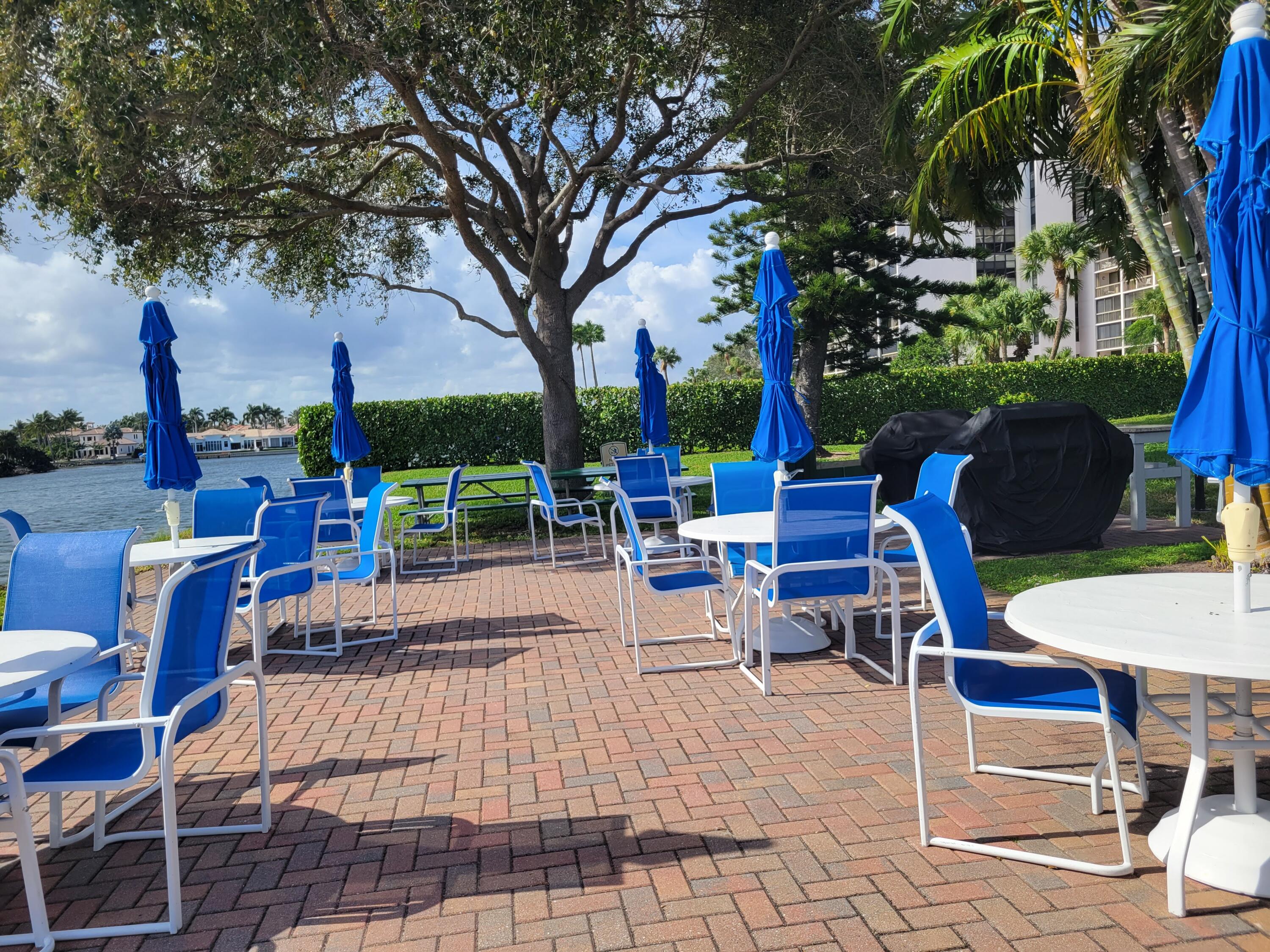 336 Golfview Road, Unit 1105 North Palm Beach, FL 33408 - Photo 18 of 23 Gemini BBQ patio