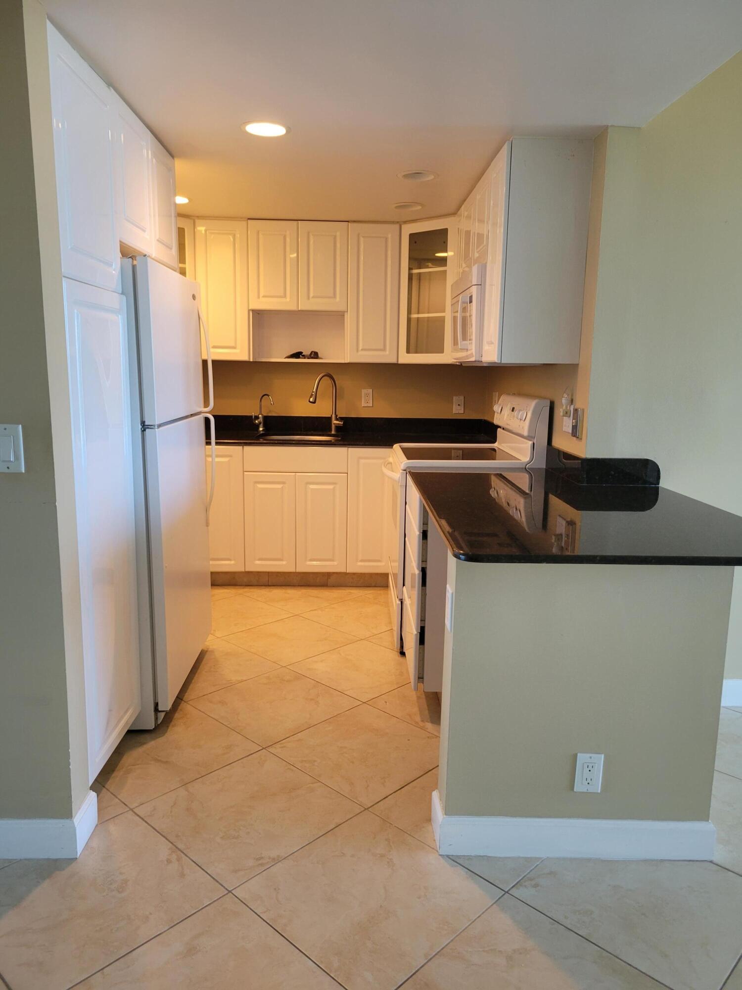 336 Golfview Road, Unit 1105 North Palm Beach, FL 33408 - Photo 9 of 23 20230321_144038