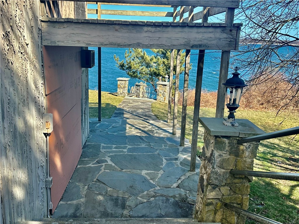 727 Boston Neck Road Narragansett, RI 02882 - Photo 7 of 27 Gallery Image 7