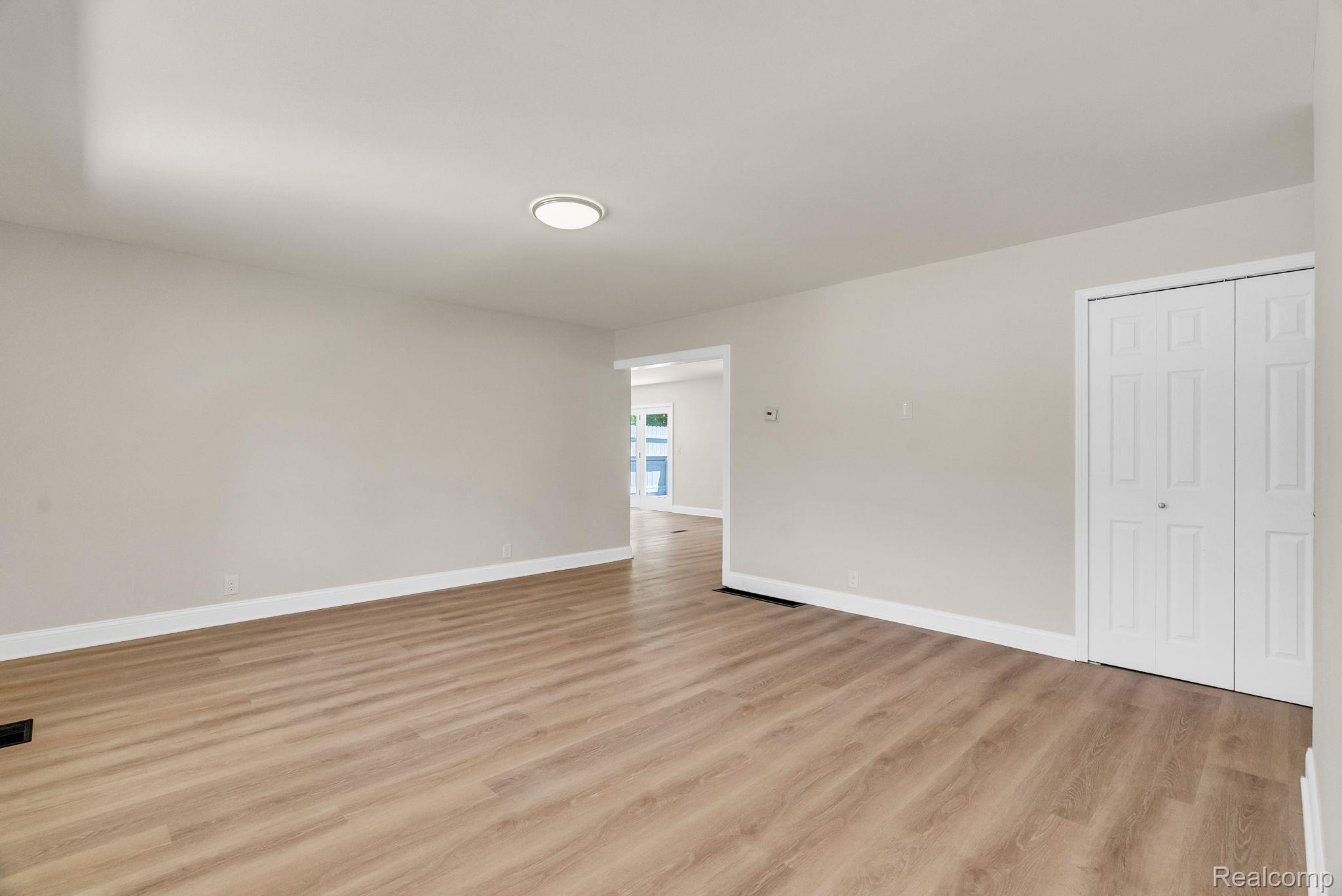 4046 State Road Fort Gratiot, MI 48059 - Photo 7 of 38 7-web-or-mls-DSC08969.jpg