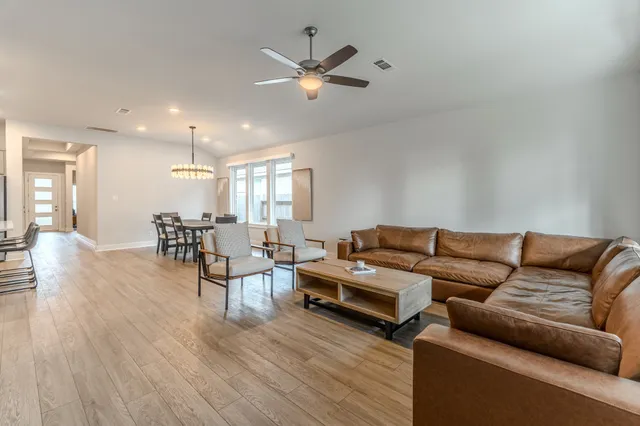 $415,000 | 933 Cortez Creek Drive, Conroe, TX 77304