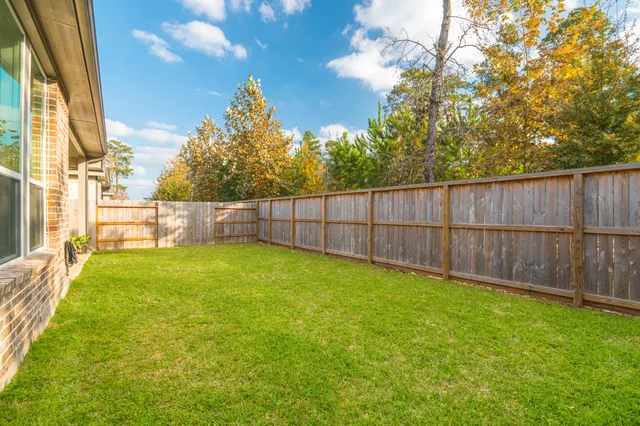 $415,000 | 933 Cortez Creek Drive, Conroe, TX 77304