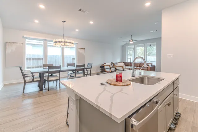 $415,000 | 933 Cortez Creek Drive, Conroe, TX 77304