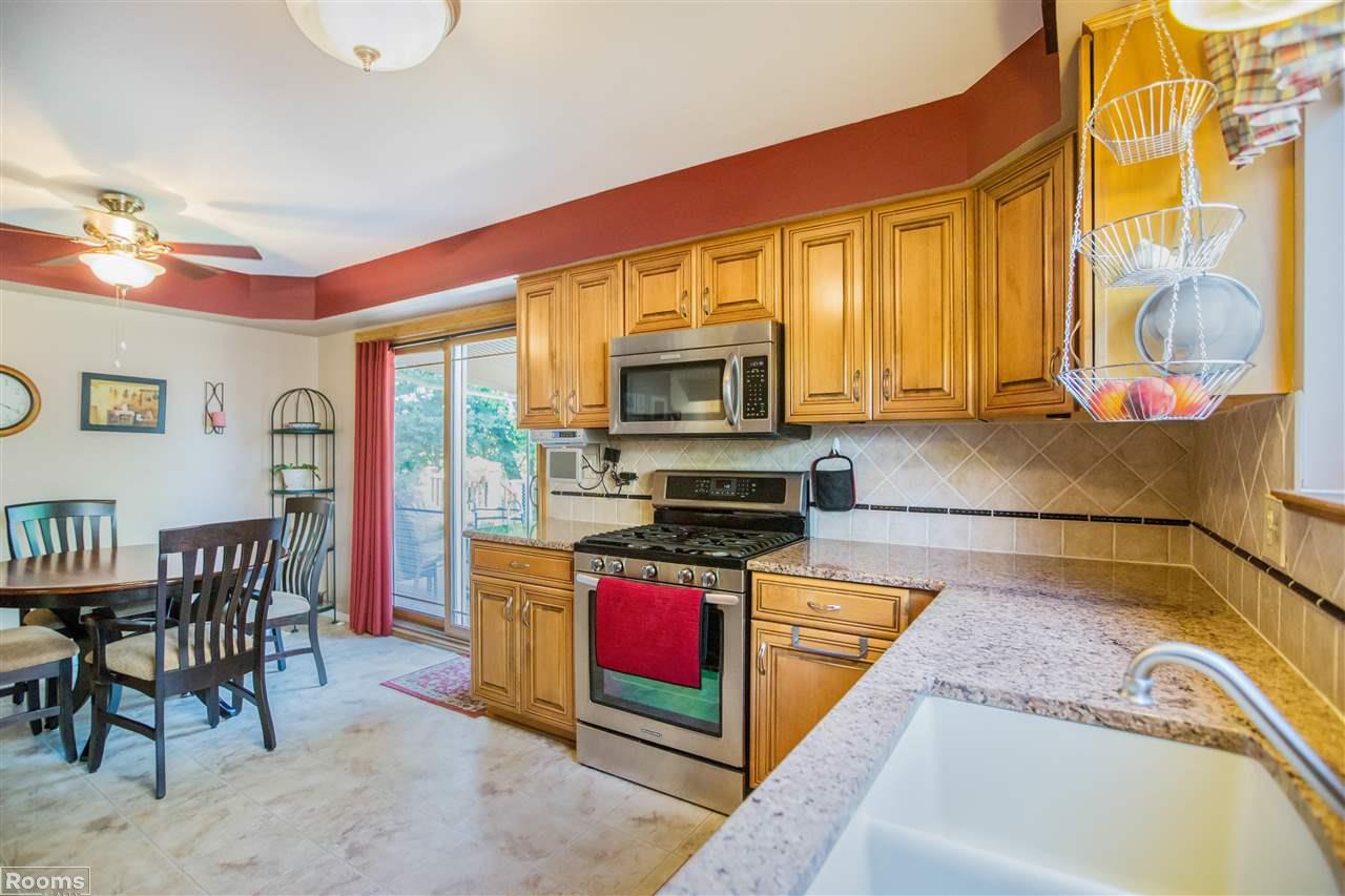 35031 Bobcean Road Clinton Township, MI 48035 - Photo 7 of 19 31331908-6.JPG