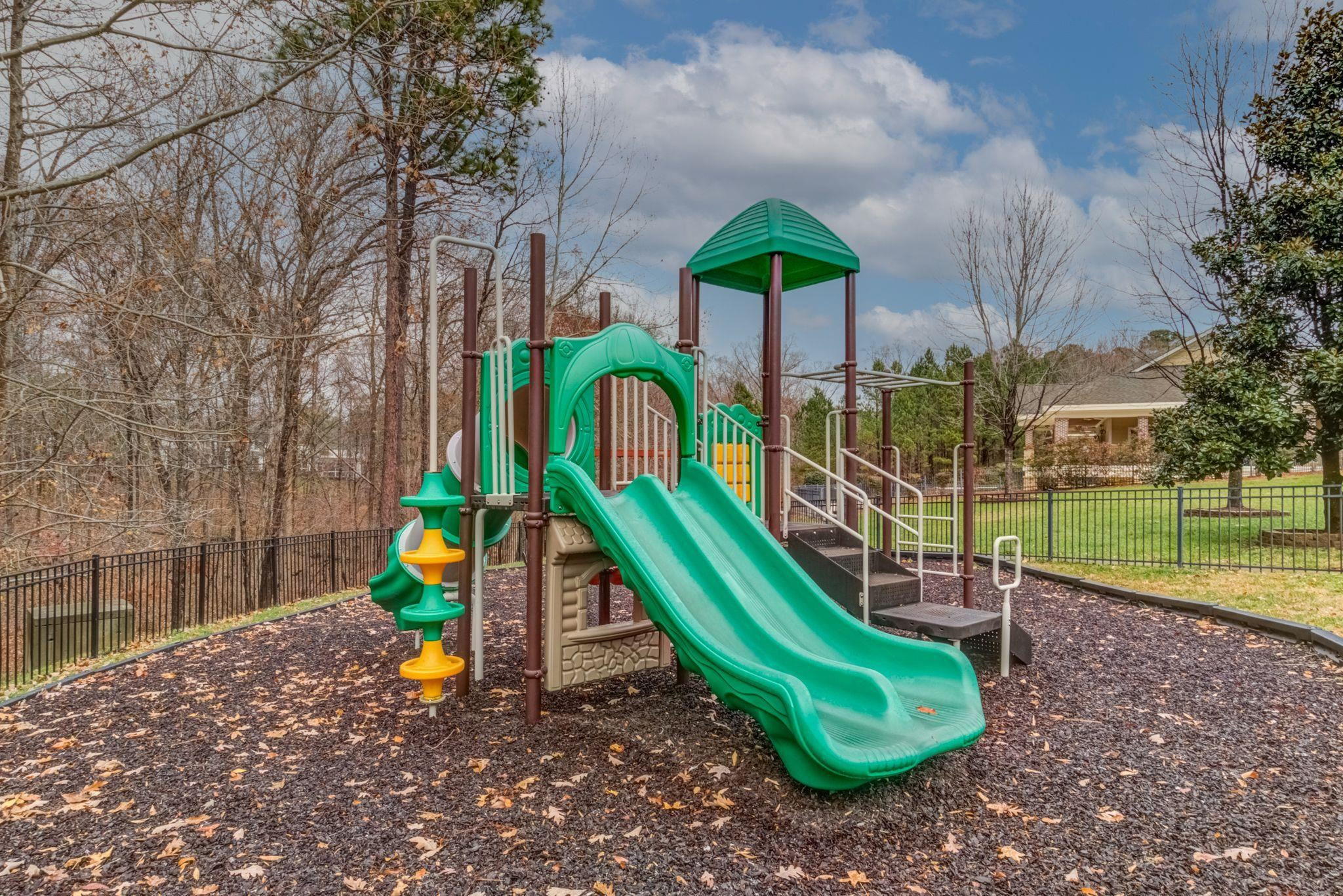 5451 Crescentview Parkway Raleigh, NC 27606 - Photo 24 of 24 Photo 25