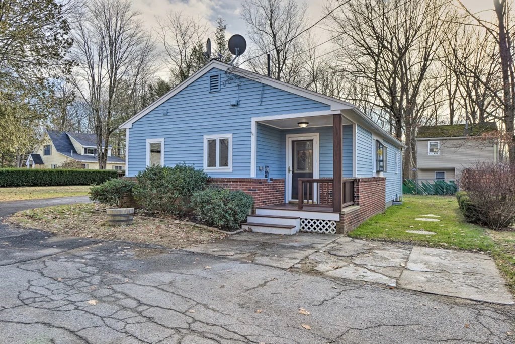 28 Fuller Avenue, Lancaster, MA 01523 Compass
