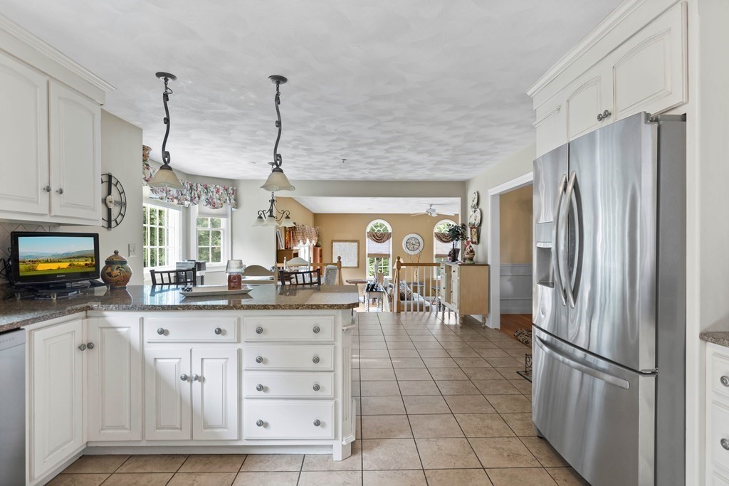 31 Butternut Road Wakefield, MA 01880 - Photo 7 of 42 Gallery Image 7