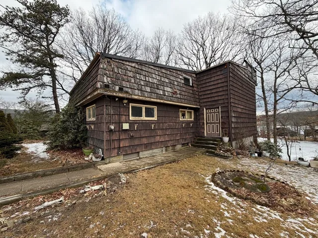 $350,000 | 133 Lakeshore Drive, Blackstone, MA 01504