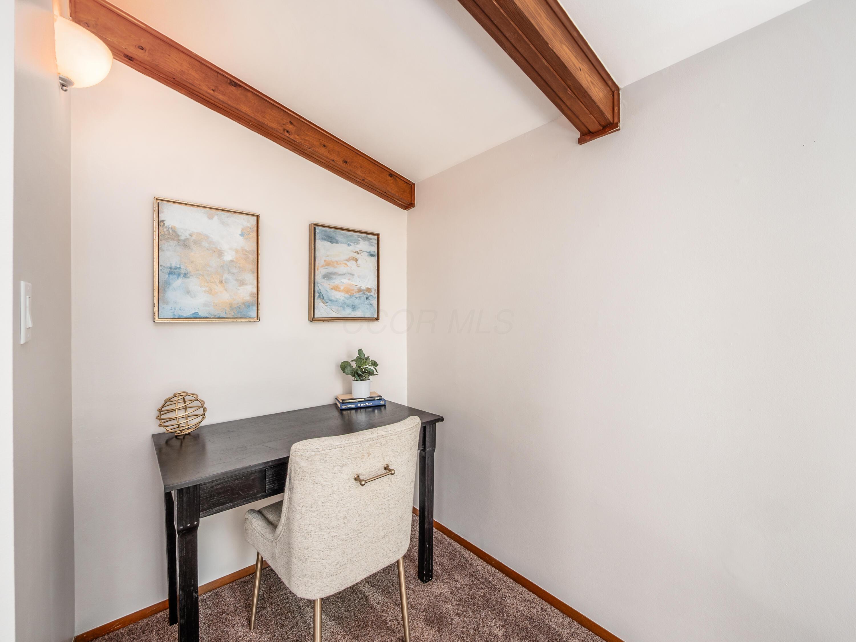 2492 Edgevale Road Columbus, OH 43221 - Photo 23 of 39 Primary Suite