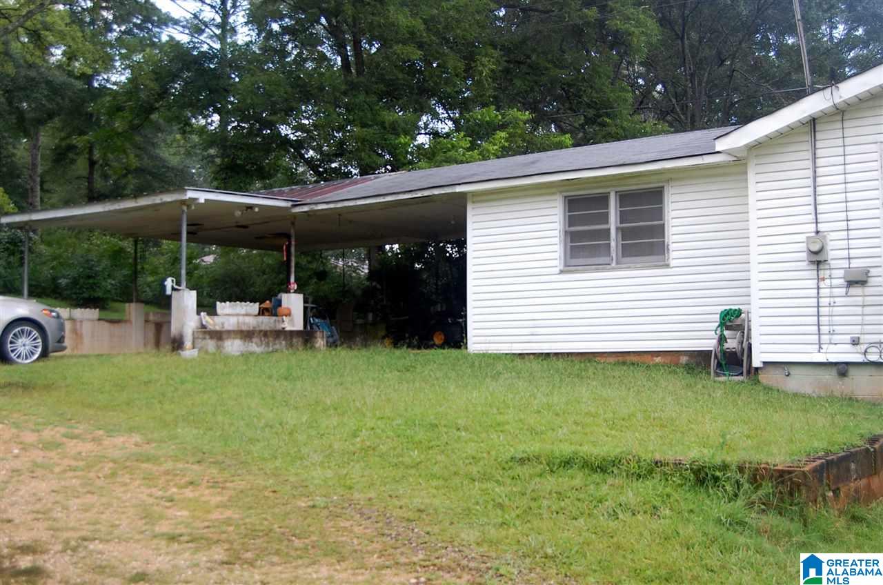 208 Crosson Street Weaver, AL 36277 - Photo 2 of 17