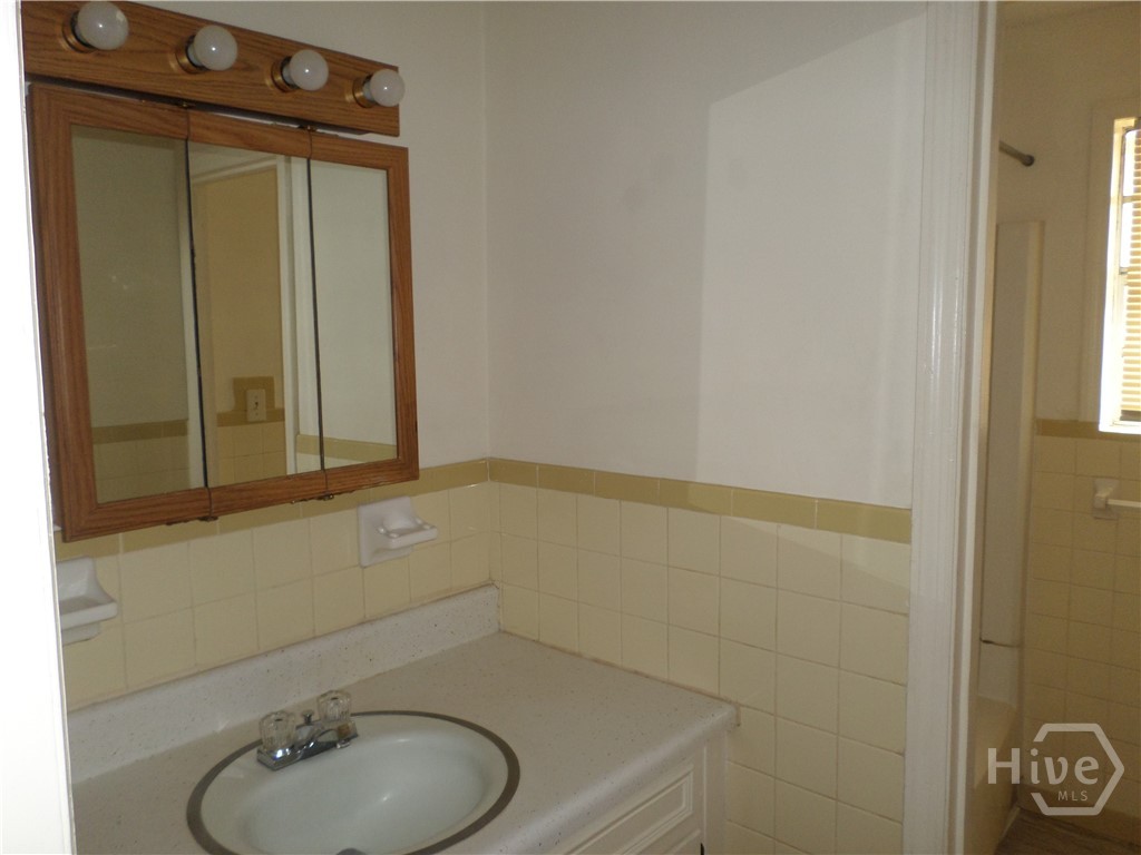 203 West 58th Street Savannah, GA 31405 - Photo 14 of 18 Vanity Bath