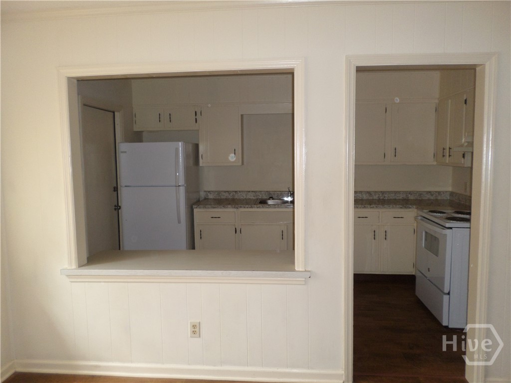 203 West 58th Street Savannah, GA 31405 - Photo 9 of 18 Kitchen