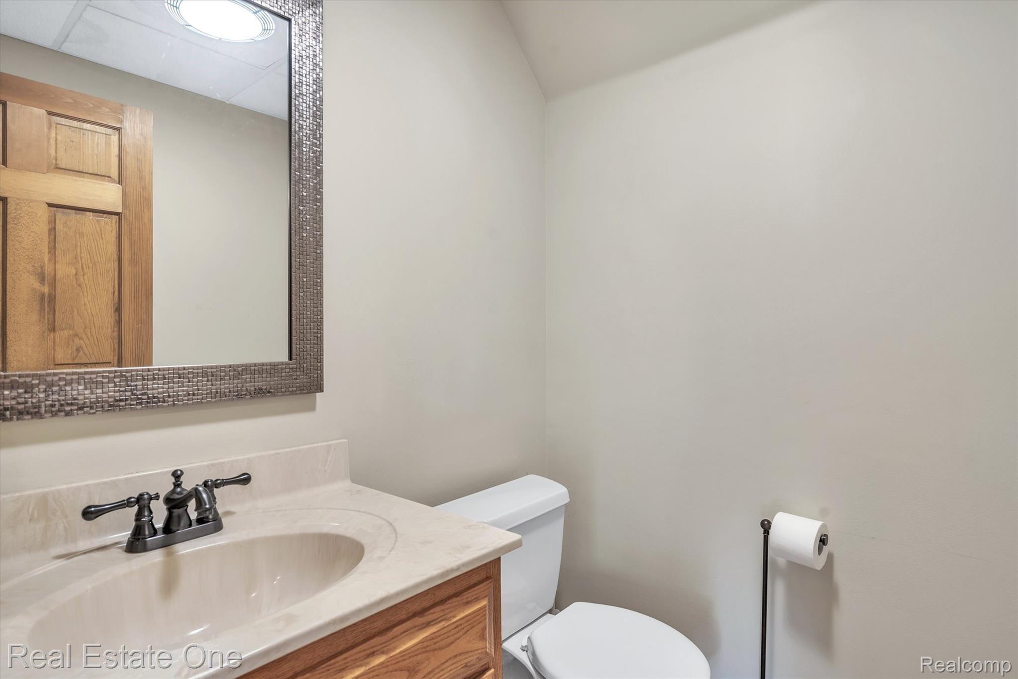 902 West Coon Lake Road Howell, MI 48843 - Photo 28 of 58 30-902-W-Coon-Lake-Rd-Windowstill-Real-Estate-Photography-30.jpg