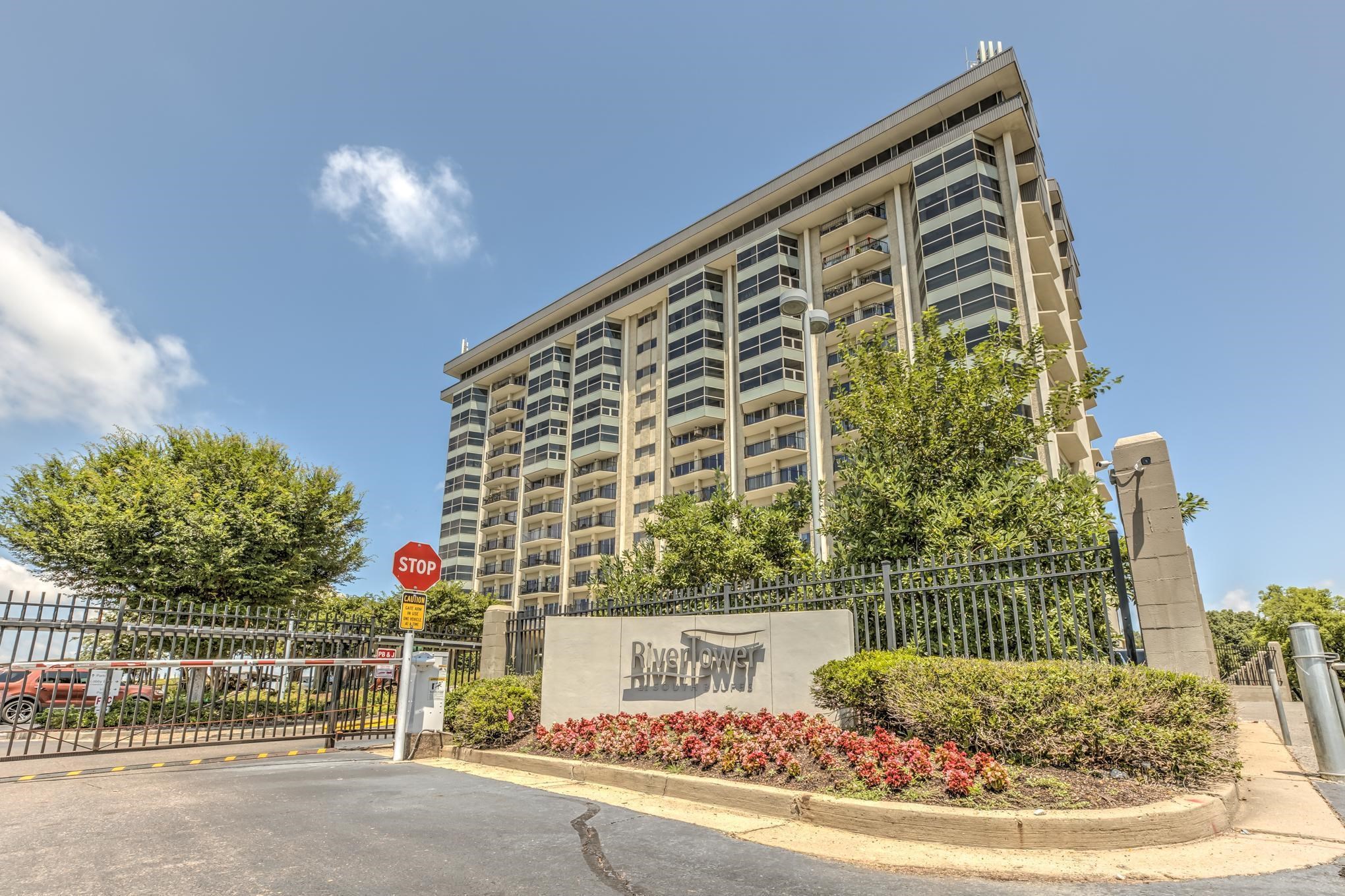 655 Riverside Drive, Unit 1401 Memphis, TN 38103 - Photo 36 of 40 a front view of a building
