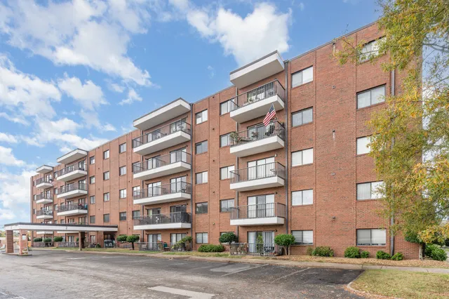 $248,900 | 200 Sanders Ferry Road, Unit 2204, Hendersonville, TN 37075