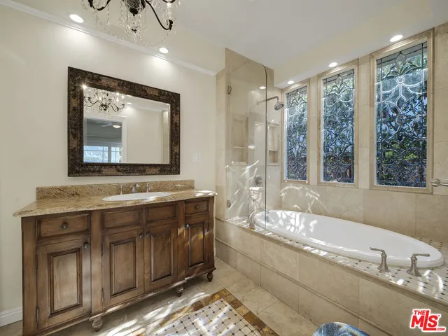 $8,900 | 743 North Orange Drive, Los Angeles, CA 90038